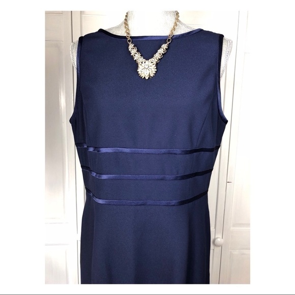Papell Boutique Gown l MOTHER OF BRIDE DRESS l Navy Maxi Dress - Picture 4 of 4